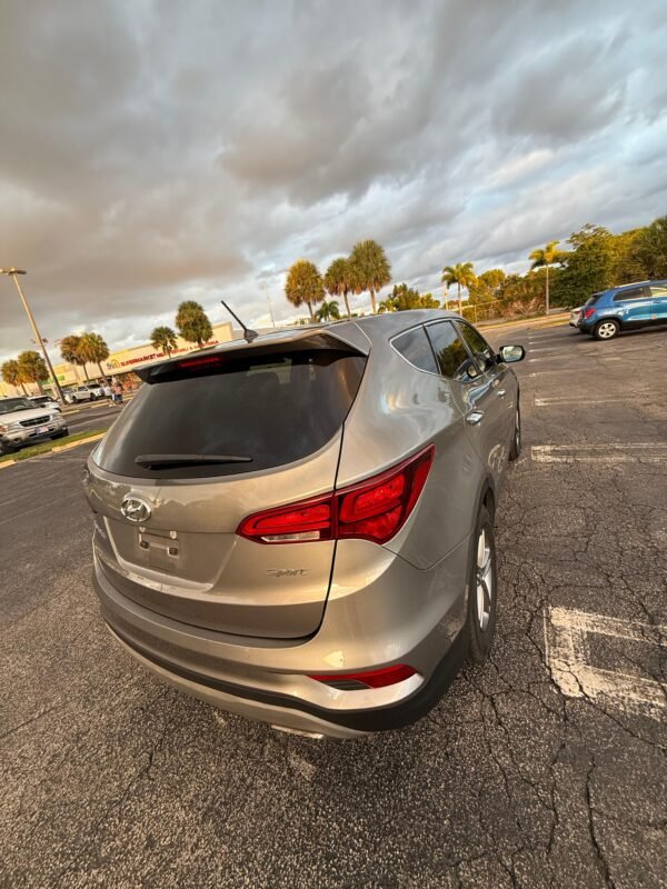 2018 Hyundai Santa Fe Sport - Image 7