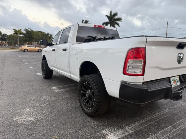 2019 RAM 2500 - Image 4