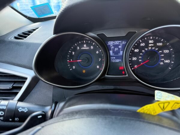 2017 Hyundai Veloster - Image 11