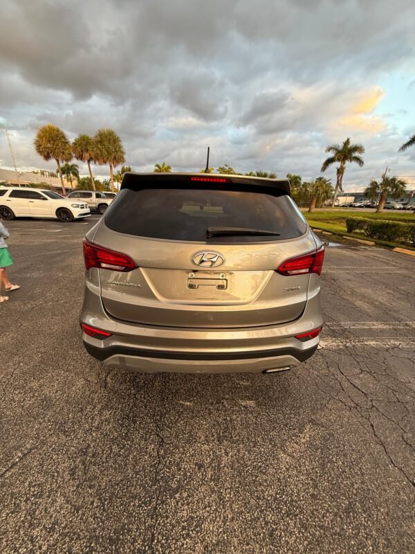 2018 Hyundai Santa Fe Sport - Image 3
