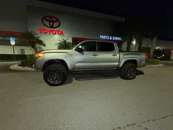 2021 Toyota Tacoma Double Cab - Image 9
