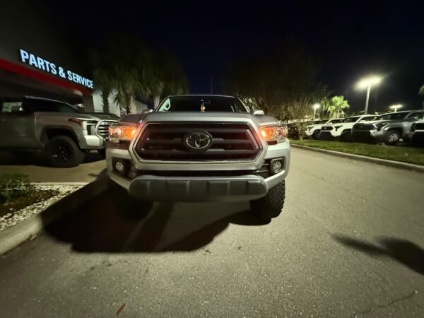 2021 Toyota Tacoma Double Cab - Image 8